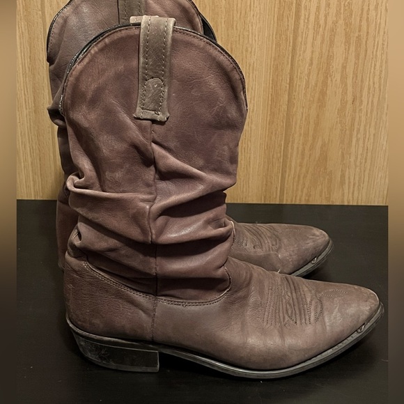 Men's Slouchy Distressed Tan Cowboy Boots - Picture 1 of 15